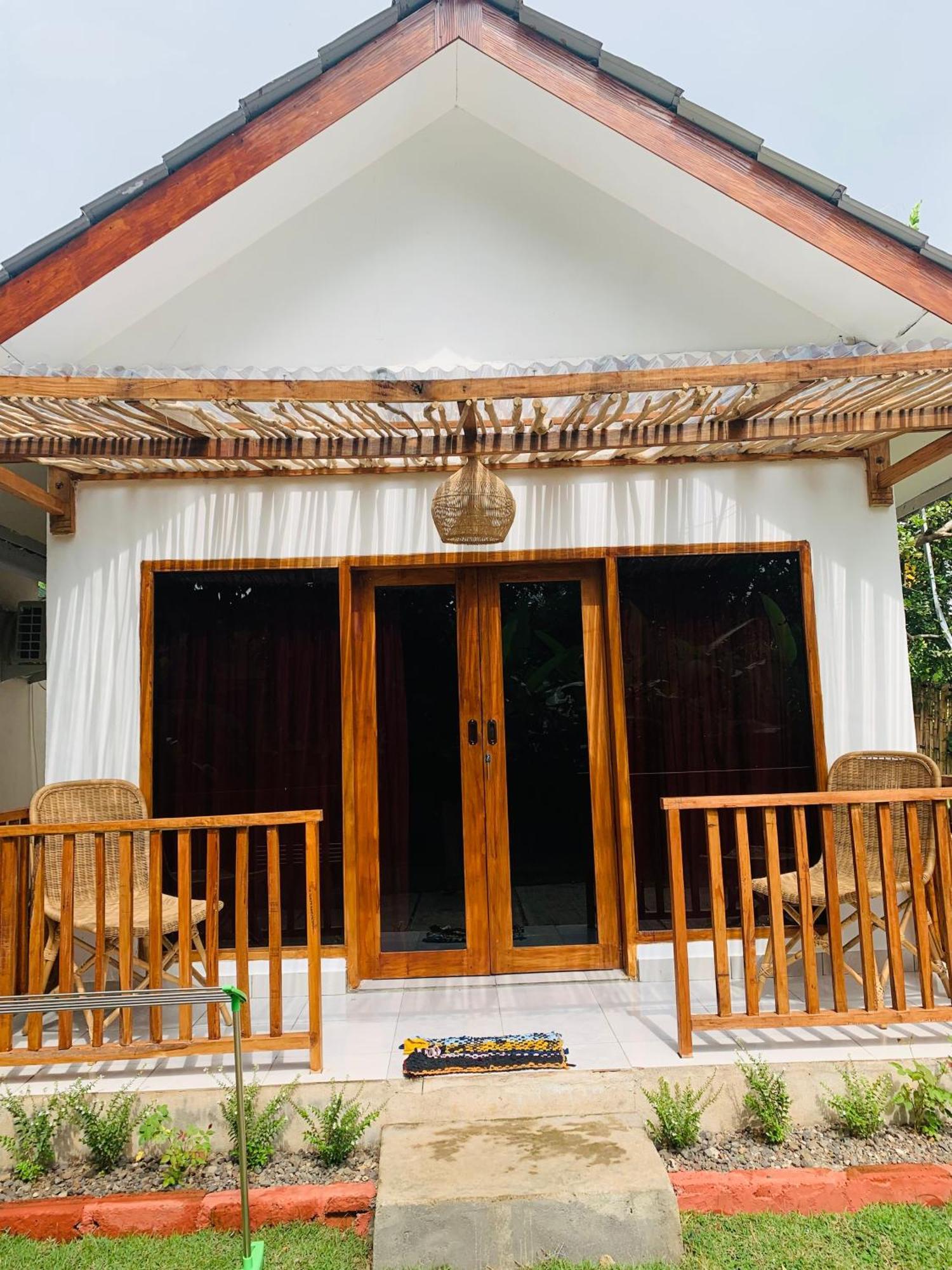Anjani Larva Cottage - Homestay And Eatery Сенару Екстер'єр фото